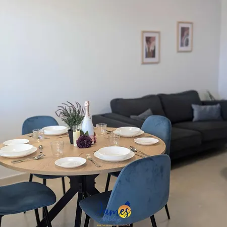 Holiday home Modern 3 Bedroom Townhouse With Communal Pool Lb24 *